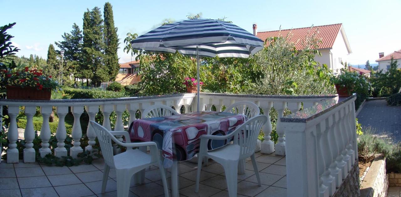 Apartments Bozica Krk Town Exterior photo