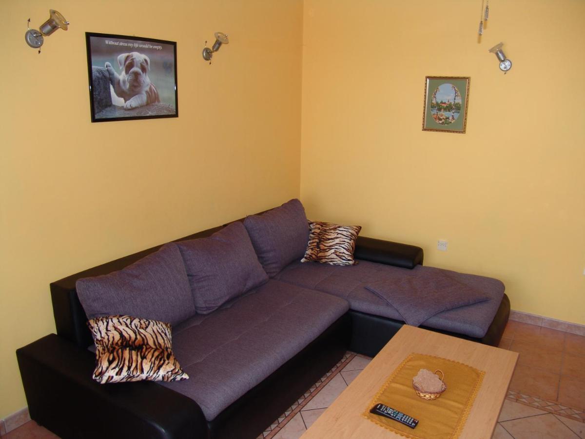 Apartments Bozica Krk Town Exterior photo
